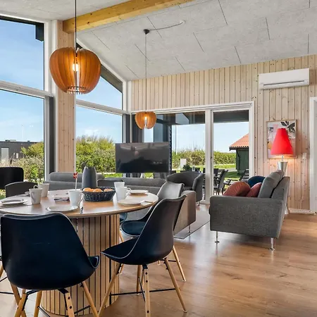 Lovely With Fjord View And Wilderness Bath Vinderup