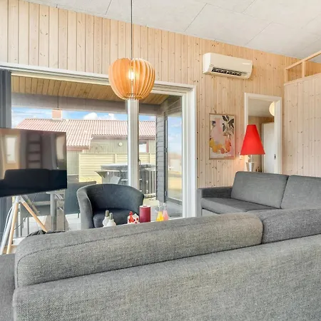 Feriehus Lovely With Fjord View And Wilderness Bath *