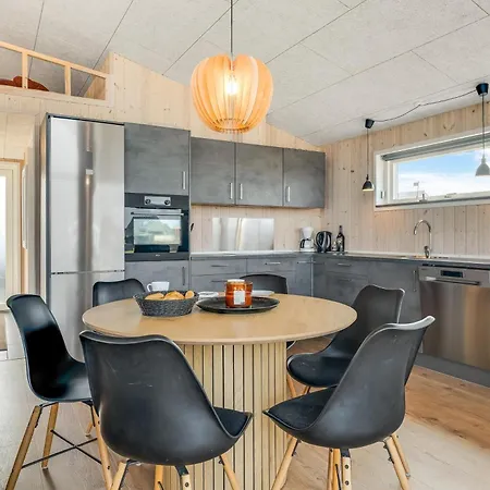 Lovely With Fjord View And Wilderness Bath Feriehus