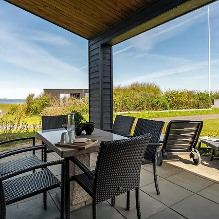 Feriehus Lovely With Fjord View And Wilderness Bath