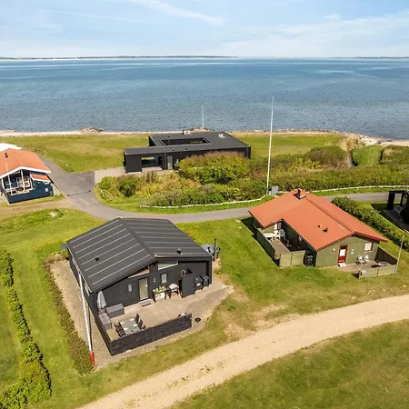Lovely With Fjord View And Wilderness Bath Feriehus Vinderup
